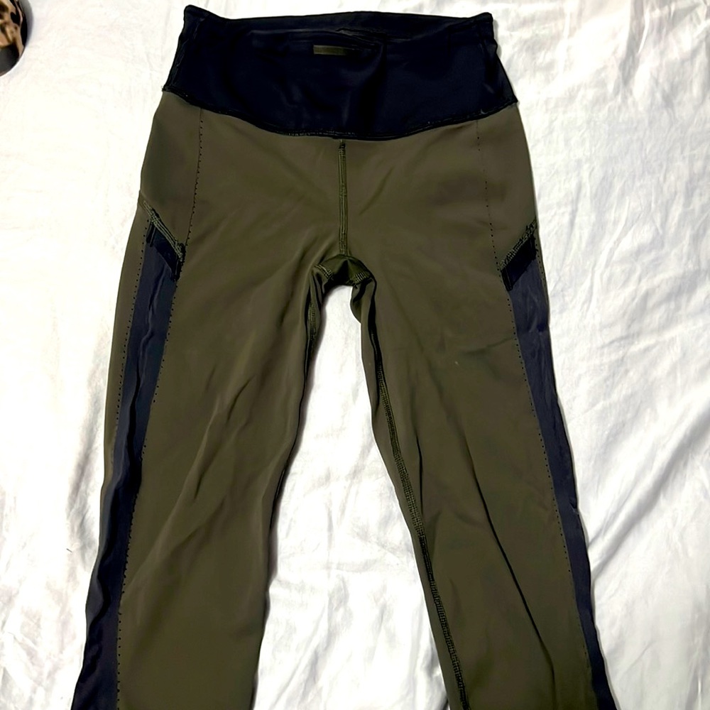 Lululemon Cropped Olive Green Leggings Size 2